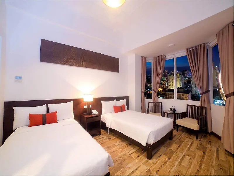 The Light Hotel Nha Trang 4*,