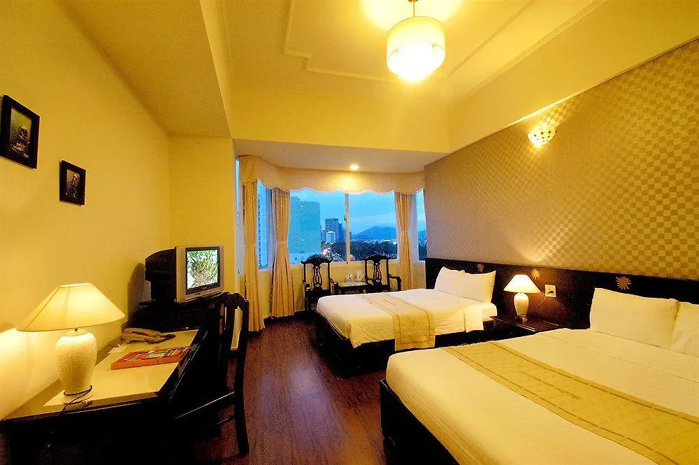 The Light Hotel נה טראנג 4*,  וייטנאם