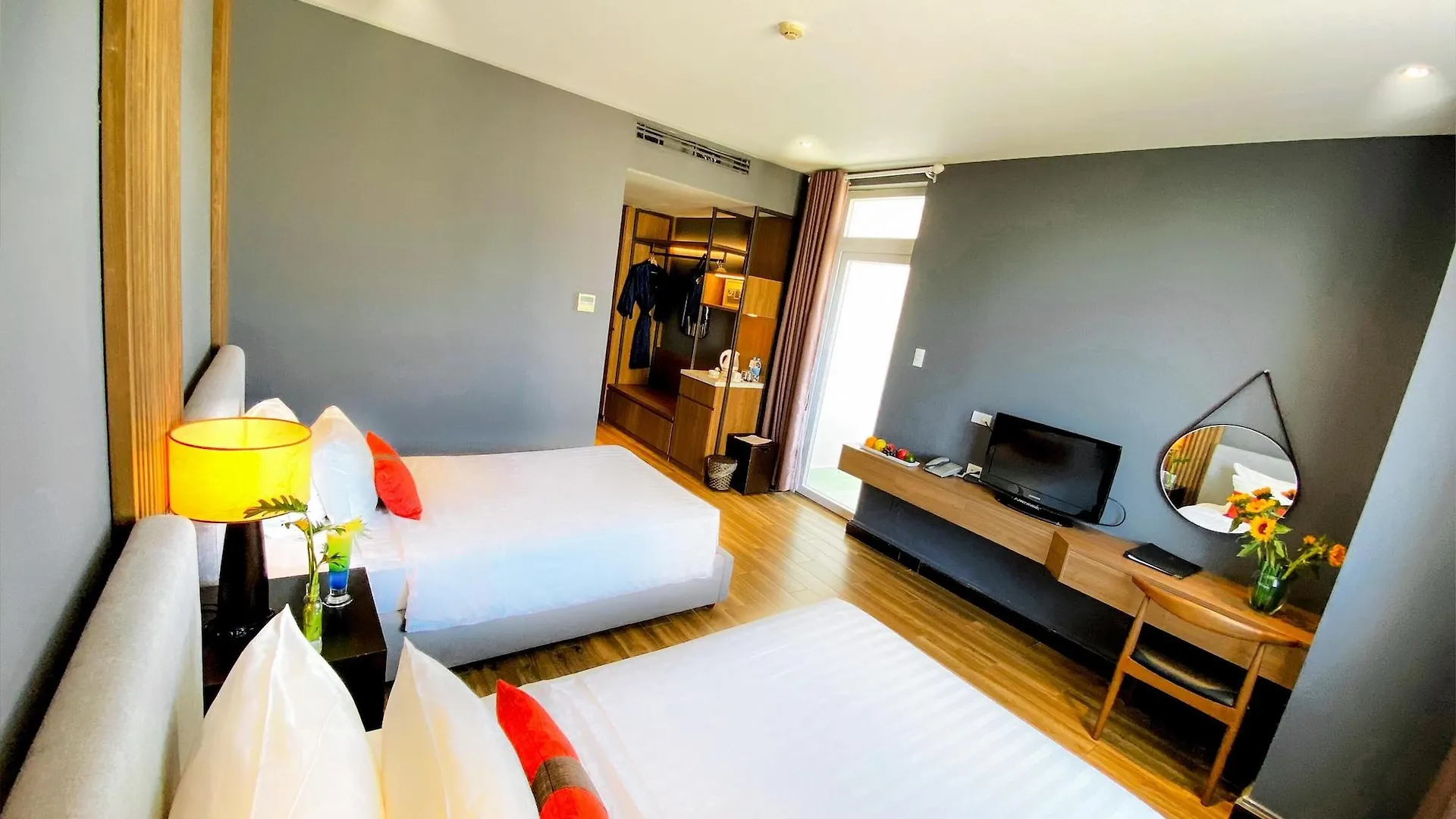 The Light Hotel נה טראנג