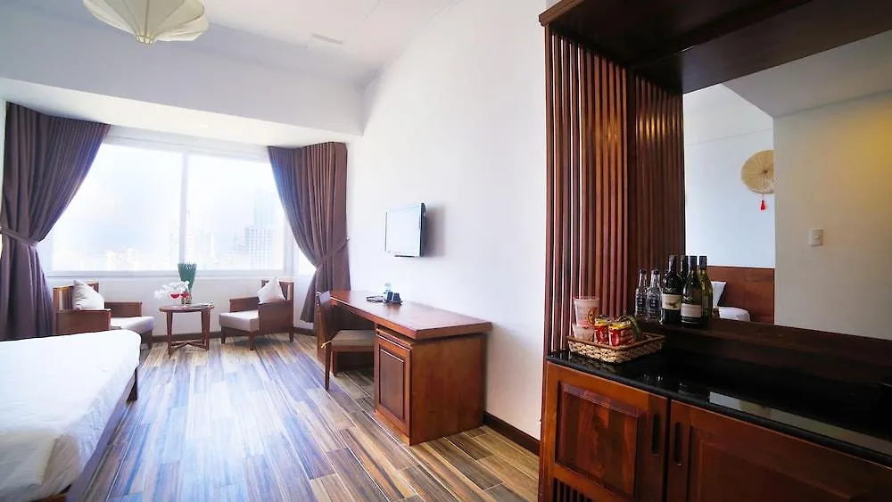 The Light Hotel Nha Trang