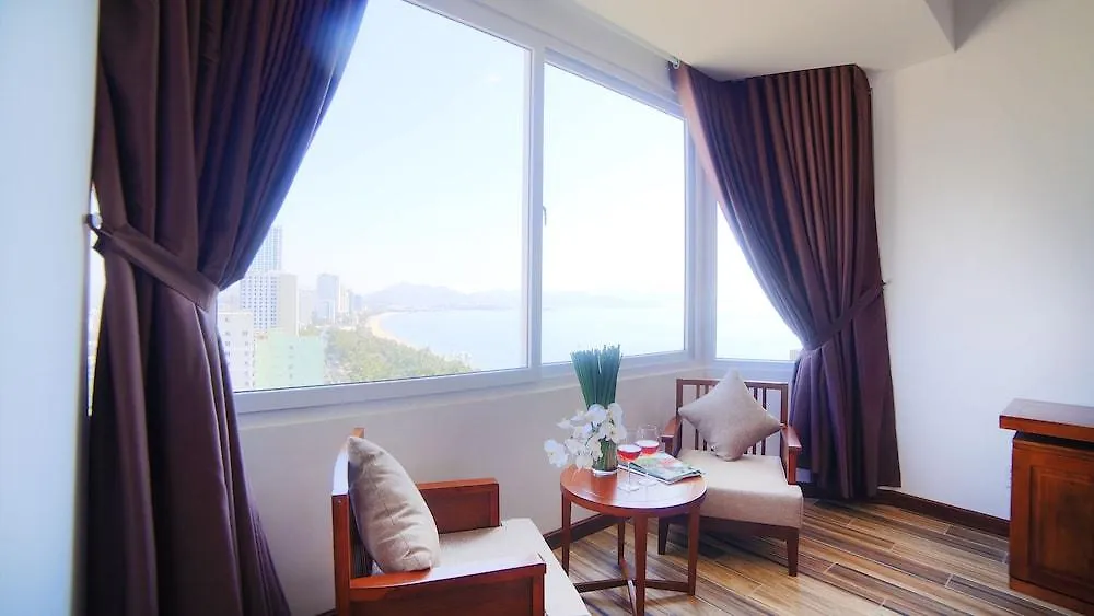 The Light Hotel Nha Trang 4*,