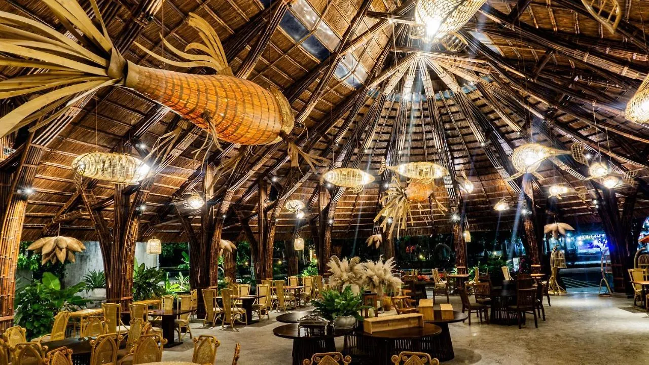 The Light Hotel Nha Trang
