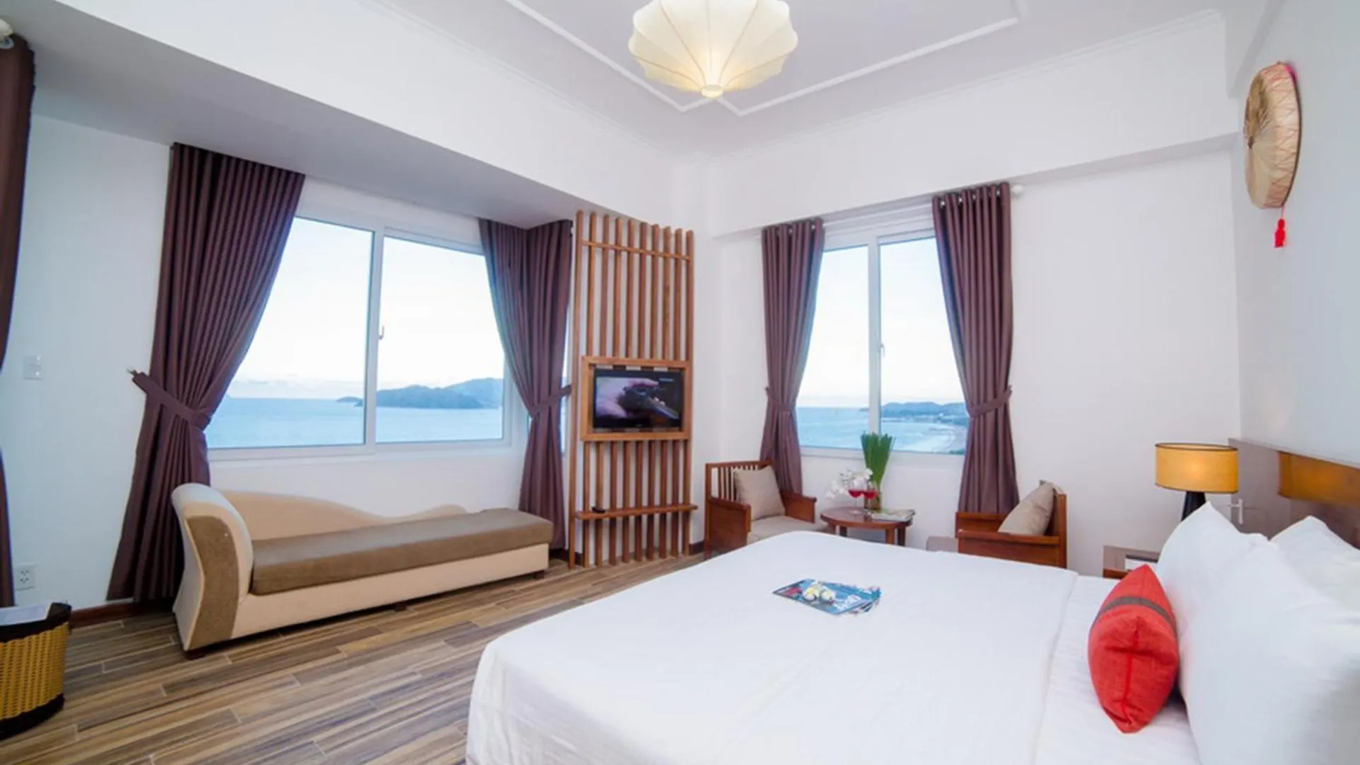 The Light Hotel Nha Trang