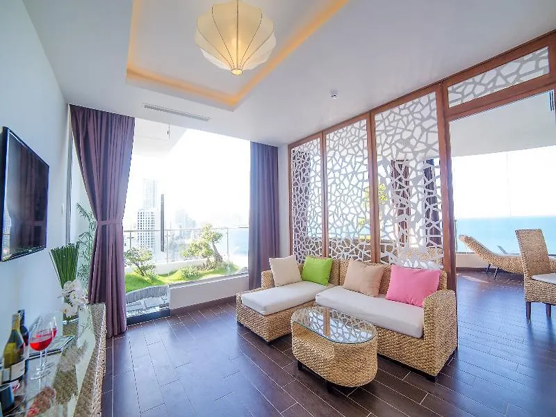 The Light Hotel Nha Trang