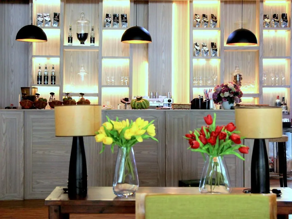 The Light Hotel Nha Trang 4*,